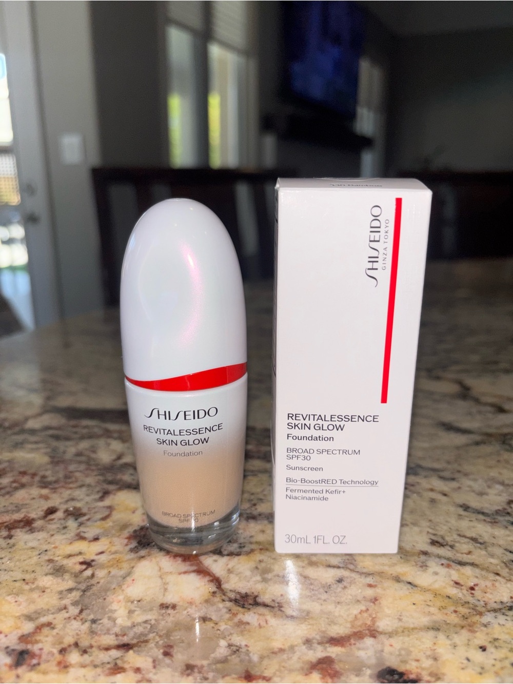 Shiseido Revitalessence Skin Glow Foundation - 330 Bamboo NIB